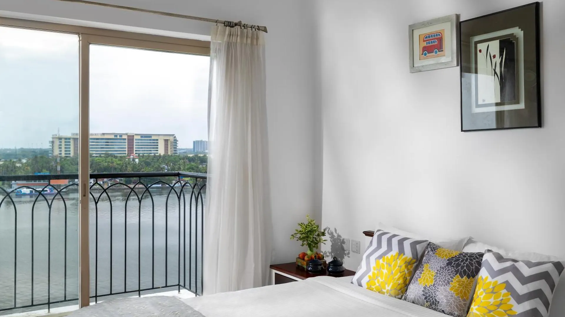 Apartment Marina Residence Kochi - A Vkation Experience